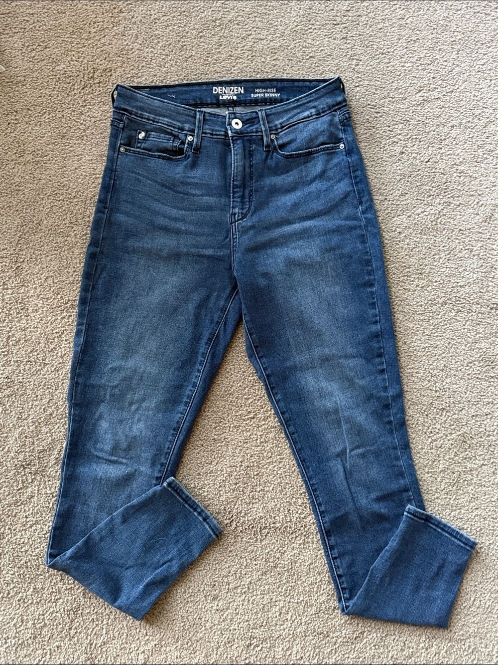 Levi's Denizen Dark Blue High-Rise Super Skinny Jeans!